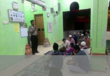Tingkatkan Keimanan Di Bulan Suci Ramadhan, Kapolsek Simteng Shalat Insya & dan tarawih Beri Pesan Kamtibmas Masyarakat