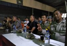 Jalin Keakraban Dengan Masyarakat, Kapolsek Simtim Adakan Nobar Piala Dunia