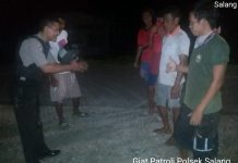 Ciptakan Kedekatan Dengan Warga, Anggota Polsek Salang Patroli Dialogis Malam Hari