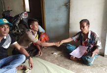 Sambangi Rumah Warga Bhabinkamtibmas Polsek Simbar Himbaukan Pesan Kamtibmas