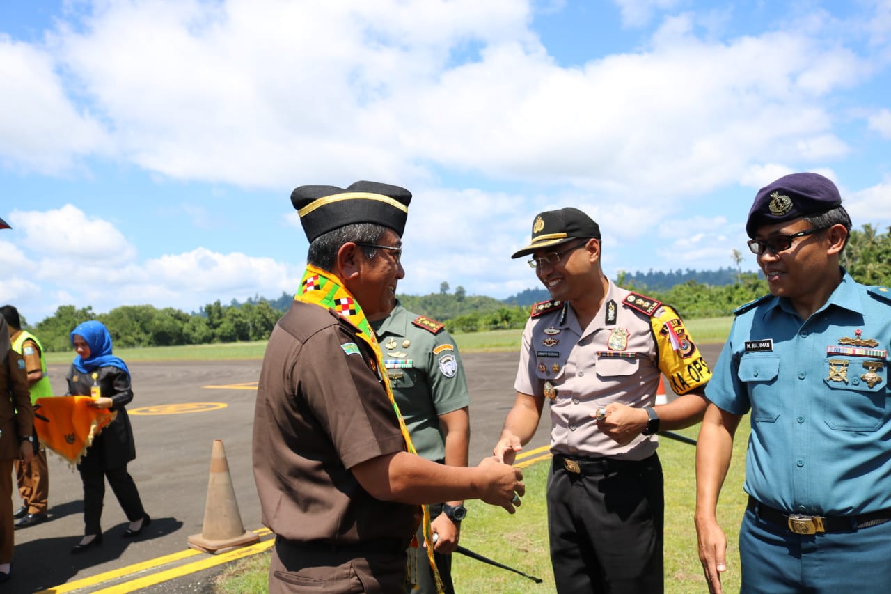 Kajati Aceh Irdam SH.MH Bersama Rombongan Melakukan Kunjungan kerja di Kabupaten Simeulue, Senin (11/2)