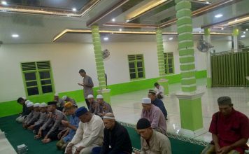 PERSONEL POLRES SIMEULUE LAKSANAKAN SUBUH KELILING DIMESJID IHSAN SIMEULUE TIMUR KABUPATEN SIMEULUE