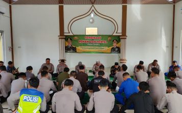 PERSONEL POLRES SIMEULUE LAKSANAAN BINROHTAL,YASINAN DAN CERAMAH KEAGAMAAN DI MAKO POLRES SIMEULUE
