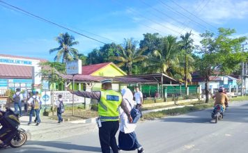 SAT LANTAS POLRES SIMEULUE MELAKSANAKAN STRONG POINT