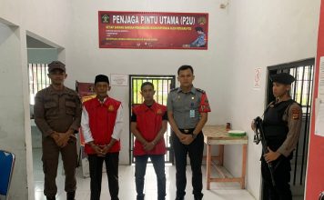 Personel Sat Samapta Polres Simeulue Melaksanakan Pengamanan Tahanan di Pengadilan Negeri Sinabang
