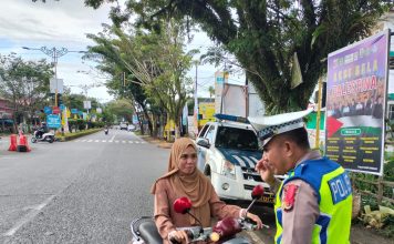 Peneguran Sat Lantas Polres Simeulue Terhadap Pengendara Roda 2 yang Melanggar Peraturan Lalu Lintas