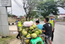 Satlantas Polres Simeulue Lakukan Peneguran Terhadap Pelanggaran Lalulintas di Kawasan Tertib Lalulintas