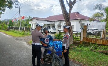 Satlantas Polres Simeulue Melaksanakan Patroli dan Peneguran dalam Rangka Operasi Seulawah 2024 di Seputaran Kota Sinabang