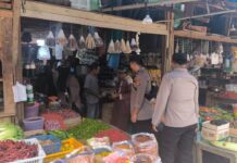 Patroli Rutin Polsek Simeulue Timur untuk Menyampaikan Pesan Kamtibmas Terkait Pilkada Serentak