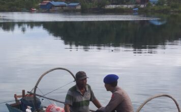 Personel Sat Airud Polres Simeulue Gelar Patroli dan Sambang Nelayan di Pelabuhan Lama Kota Sinabang