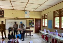 Polsek Simeulue Barat Dampingi Penyaluran Program Makan Bergizi Gratis untuk 1.988 Siswa