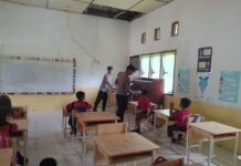 POLRES SIMEULUE GELAR PEMBAGIAN MAKAN BERGIZI GRATIS DI TIGA KECAMATAN