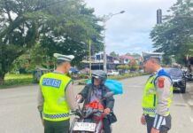Sat Lantas Polres Simeulue Laksanakan Kegiatan Polisi Menyapa di Desa Air Dingin