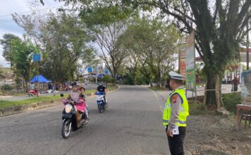Satlantas Polres Simeulue Laksanakan Strong Point Pagi, Wujudkan Kamseltibcar Lantas di Wilayah Kota Sinabang