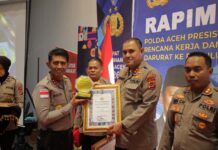 KAPOLRES SIMEULUE TERIMA PENGHARGAAN DARI KAPOLDA ATAS PRESTASI PENYELESAIAN PERKARA TAHUN 2025