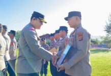 POLRES SIMEULUE GELAR APEL PEMBERIAN REWARD DAN PUNISHMENT