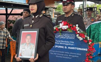 Polres Simeulue Gelar Upacara Pemakaman Kedinasan, Antar Pengabdian Terakhir Kompol (Purn) Dewar H. Aritonang