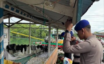 Patroli Sambang Nelayan, Satpolairud Polres Simeulue Sampaikan Imbauan Waspada Cuaca Ekstrem