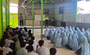 Police Go To School, Satlantas Polres Simeulue Edukasi Pelajar Tertib Berlalu Lintas dan Cegah Bullying