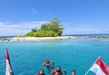 Polres Simeulue Gandeng SAR dan LSM, Sukseskan Pengibaran Bendera Bawah Laut di HUT RI ke-81