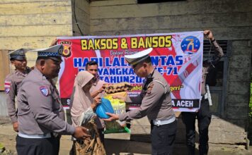 Polantas Karib untuk Masyarakat, Sat Lantas Polres Simeulue Salurkan Bansos Sambut Hari Lalu Lintas Bhayangkara Ke-71