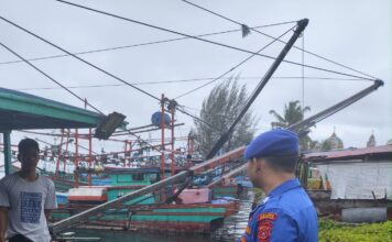 Satpolairud Polres Simeulue Sambangi Nelayan, Jaga Kamtibmas di Wilayah Pesisir