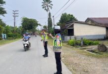 Cegah Kecelakaan dan Atasi Kepadatan Pagi Hari, Personel Polres Simeulue Laksanakan Strong Point di Sejumlah Titik Kota Sinabang