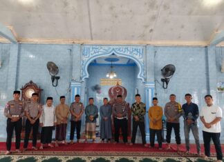 PERSONEL POLRES SIMEULUE LAKSANAKAN JUMAT KELILING, PERKUAT SILATURAHMI DAN KEPEDULIAN TERHADAP MASYARAKAT