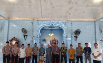 PERSONEL POLRES SIMEULUE LAKSANAKAN JUMAT KELILING, PERKUAT SILATURAHMI DAN KEPEDULIAN TERHADAP MASYARAKAT