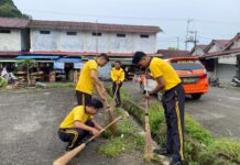 Polres Simeulue Gelar Green Policing di Pasar Inpres Sinabang, Ajak Masyarakat Peduli Lingkungan