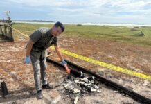 POLRES SIMEULUE LAKUKAN OLAH TKP KEBAKARAN PONDOK HATCHERY DI DESA MUTIARA, KERUGIAN DITAKSIR RP40 JUTA